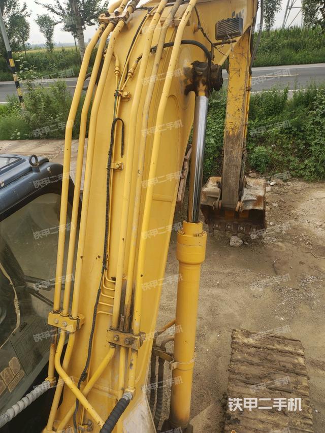 大臂背部俯视（工作和回转装置）