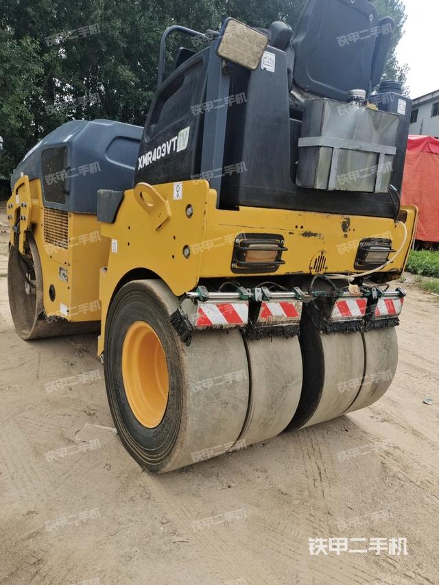 左后45°（压路机整机外观）