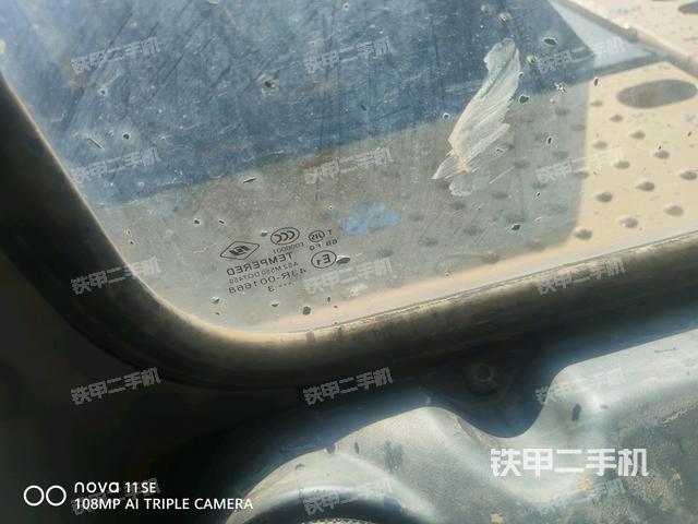 后窗玻璃角標（駕駛室部分）