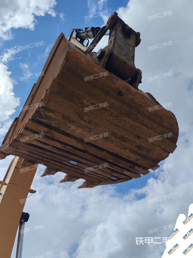 小臂整体左后（工作和回转装置）