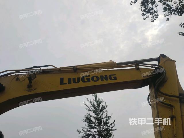 小臂整体右前（工作和回转装置）