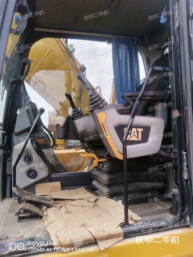 驾驶室正侧（驾驶室部分）