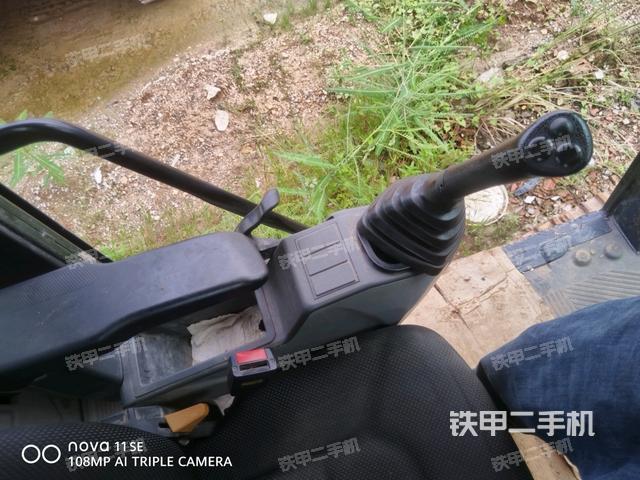 座椅右侧控制台/钥匙门/油门/含右手柄（驾驶室部分）