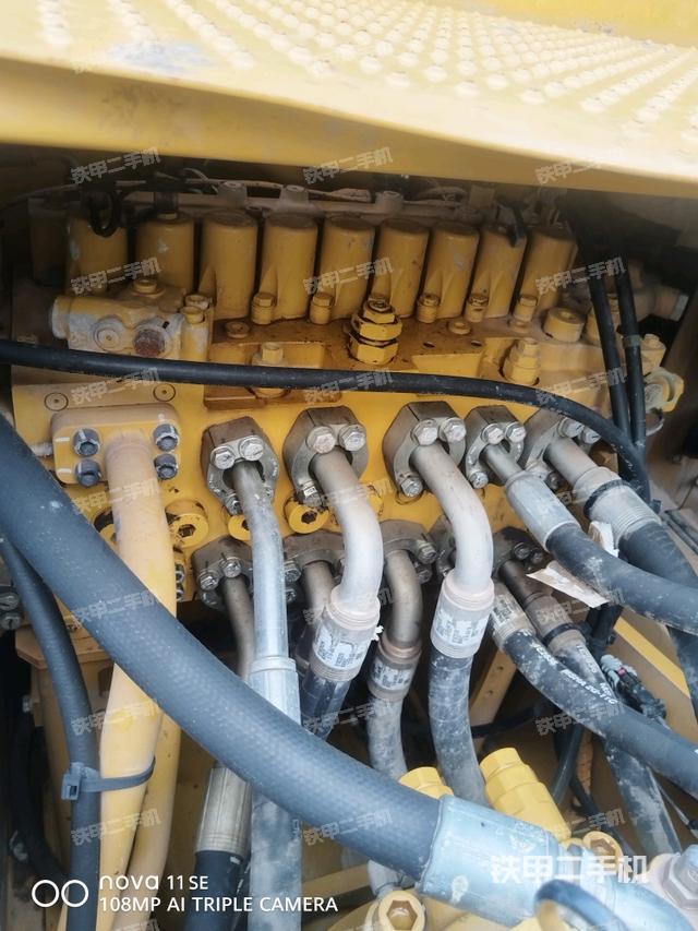 中央回转接头特写（上车部件）