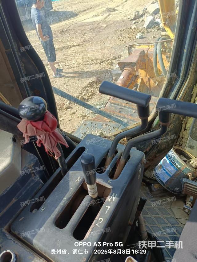 驾驶室操作台（设备外观及核心部件）