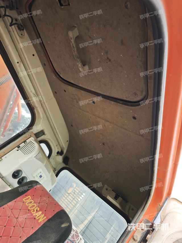 左后方玻璃角标（驾驶室部分）