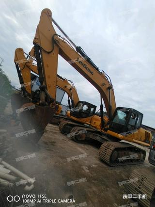 柳工CLG933E挖掘机实拍图片