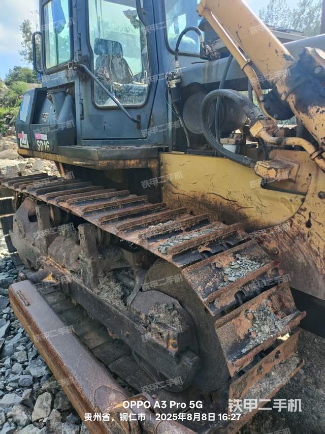 整机右侧（设备外观及核心部件）