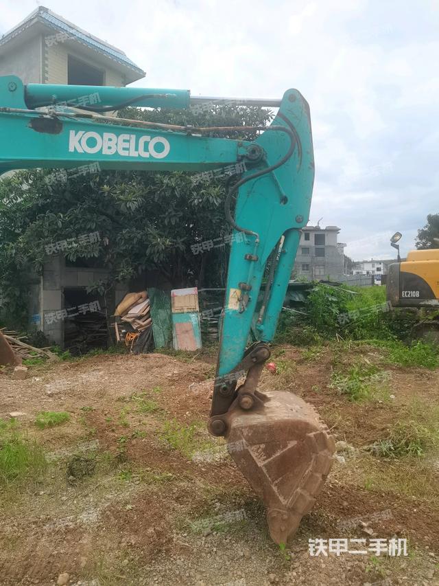 大臂整体 右侧（工作和回转装置）