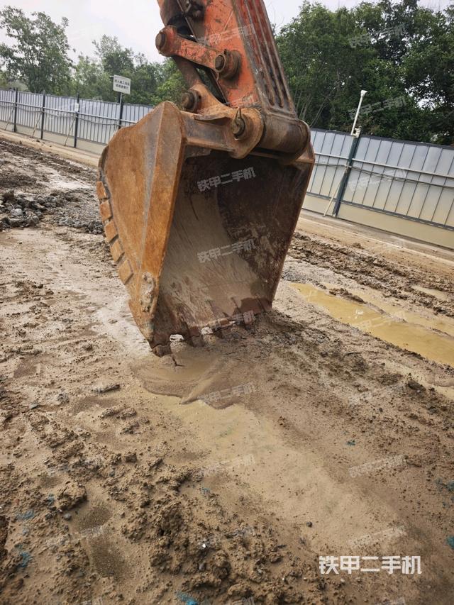 铲斗右后整体（工作和回转装置）