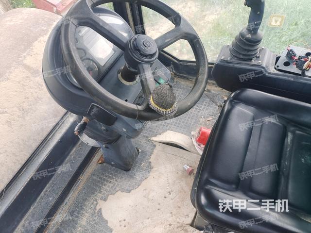 后玻璃角标（压路机驾驶室）