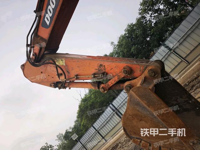 小臂整体左后（工作和回转装置）