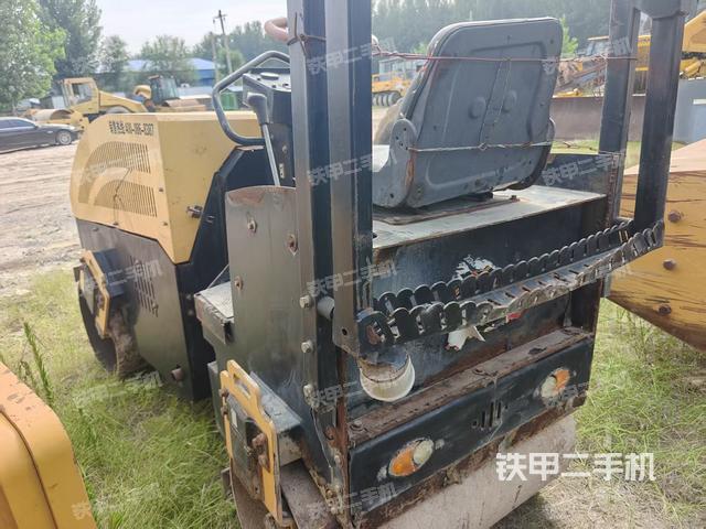 整机右后45°（设备外观及核心部件）