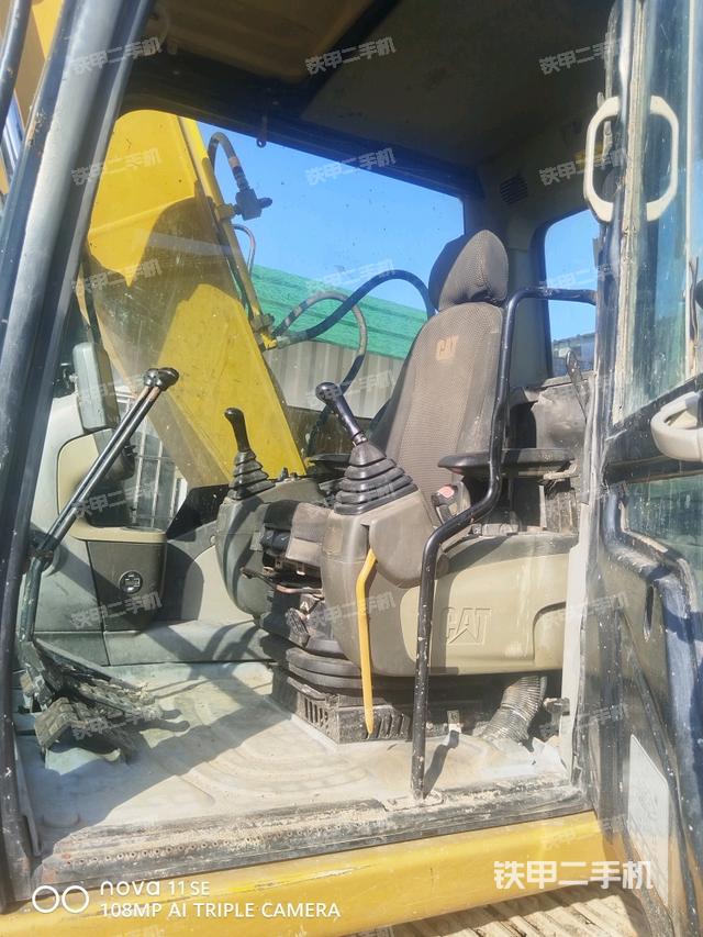 驾驶室整体（整机外观）