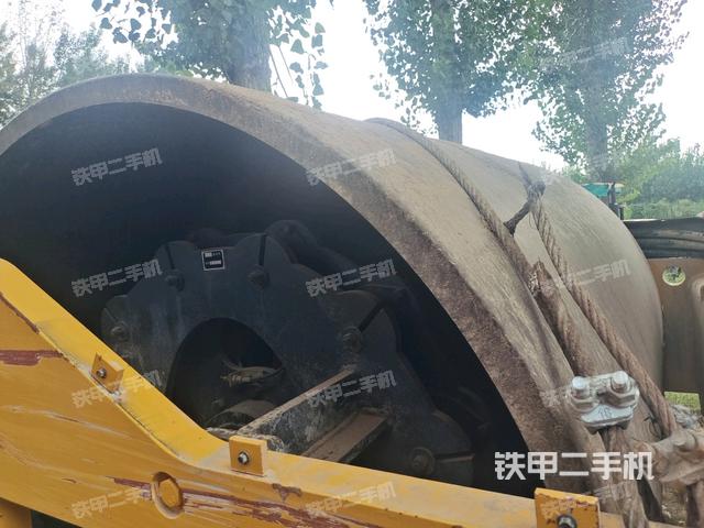 前轮左侧减震块连接及部件（压路机前后车架）