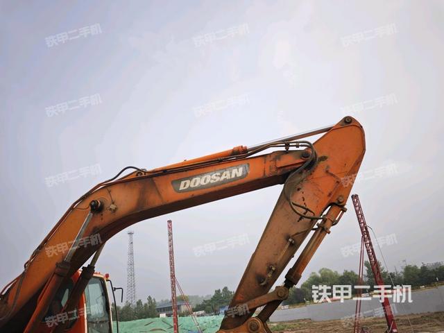 大臂整体 右侧（工作和回转装置）