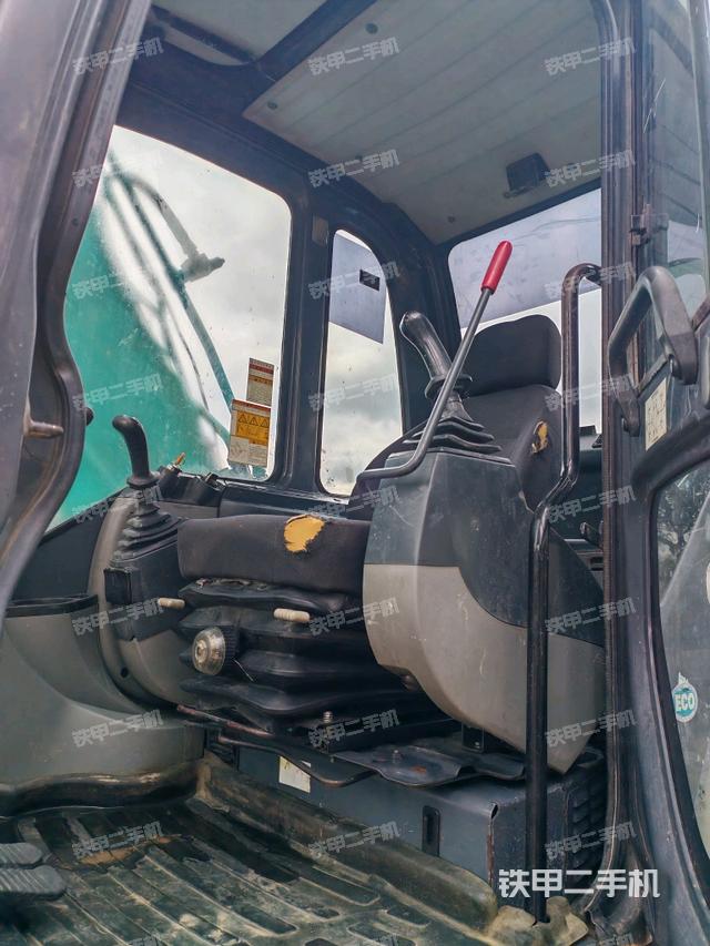 驾驶室整体（整机外观）