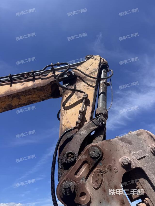 小臂整体左后（工作和回转装置）