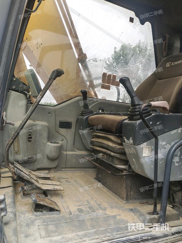 驾驶室正侧（驾驶室部分）