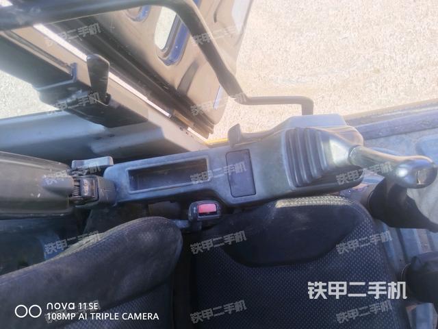 座椅左側控制臺/音響/含左手柄（駕駛室部分）