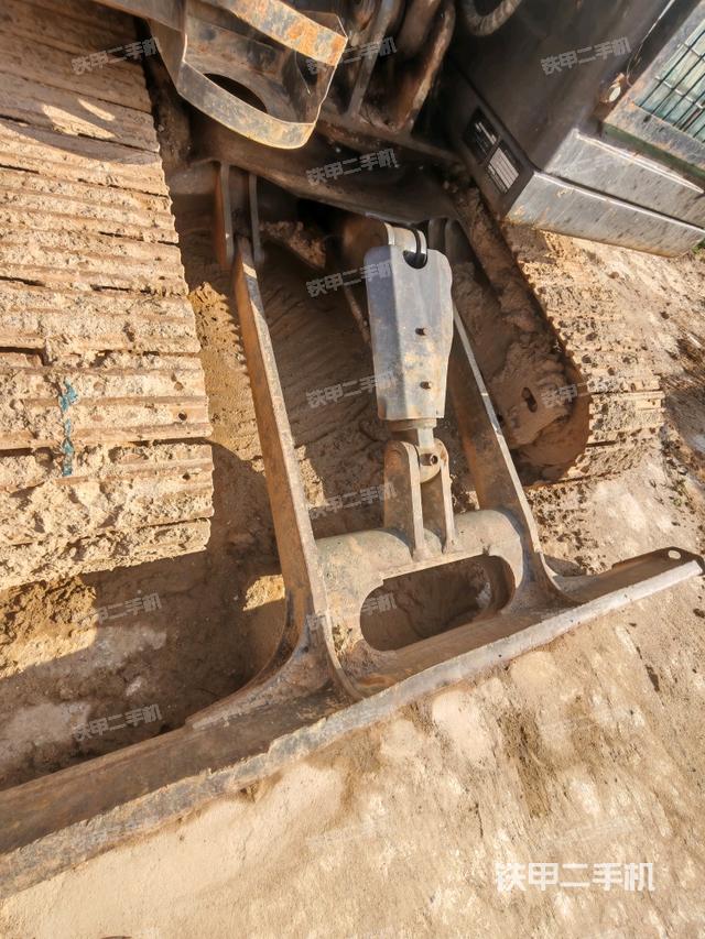 单侧履带整体（整机外观）