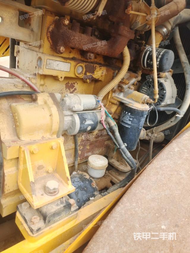 散热器全景（压路机发动机舱）