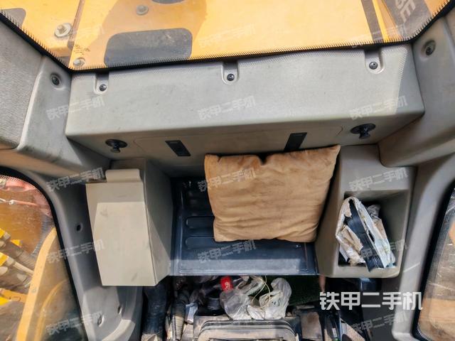 座椅后部（驾驶室部分）