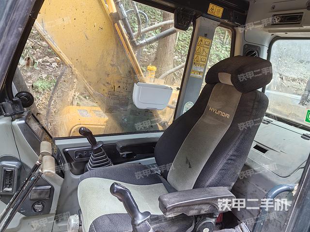 驾驶室整体（整机外观）