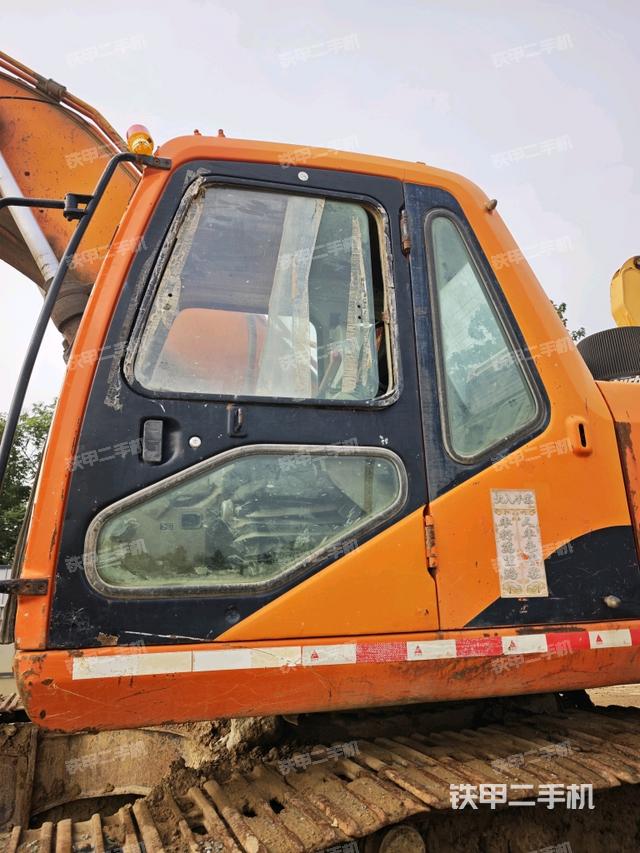 后窗玻璃角标（驾驶室部分）