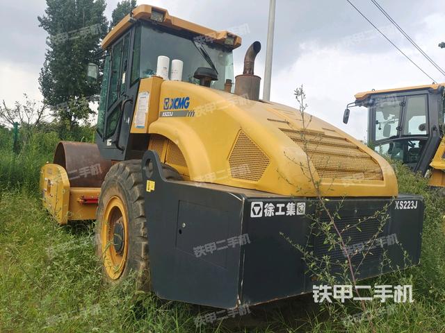 左后45°（压路机整机外观）