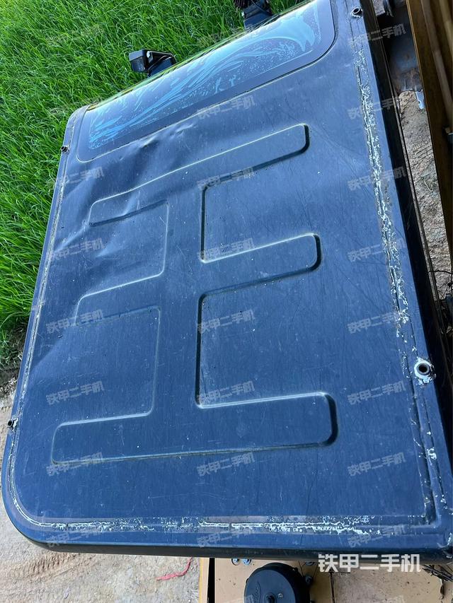 驾驶室顶部（整机外观）