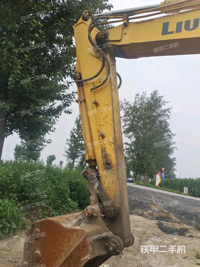 大臂整体 右侧（工作和回转装置）