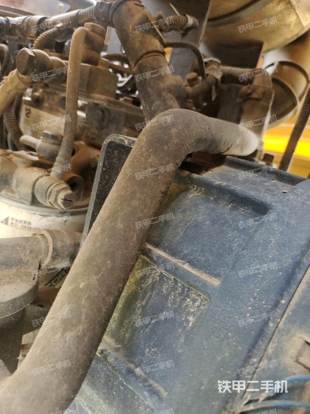 散热器全景（压路机发动机舱）