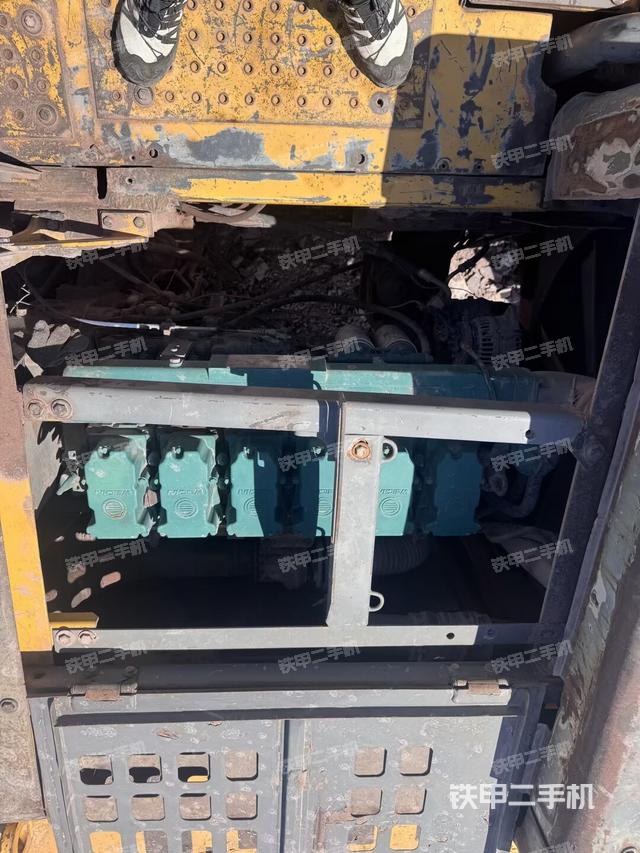 发动机室（上车部件）