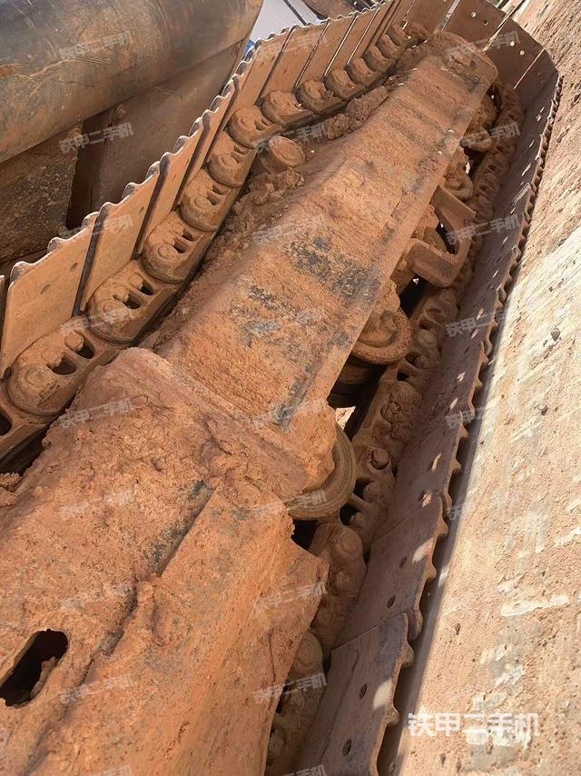 单侧履带整体（整机外观）