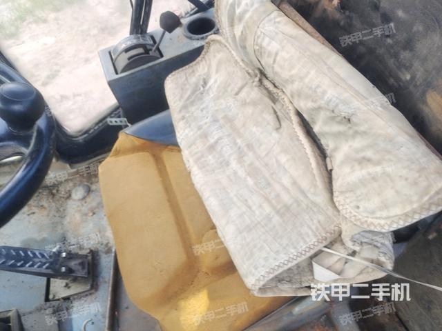 后玻璃角标（压路机驾驶室）