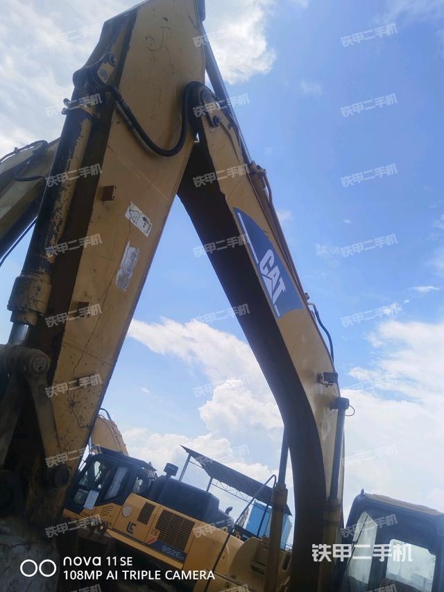 小臂整体左后（工作和回转装置）