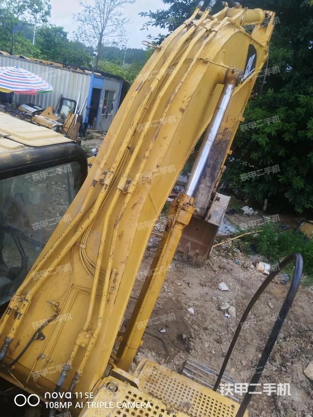 大臂背部俯视（工作和回转装置）