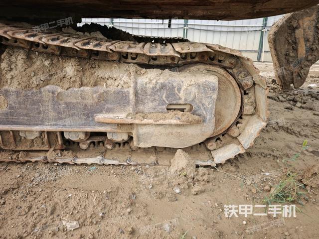 右驱动轮（行走机构）