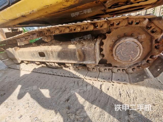 驾驶室顶部（整机外观）