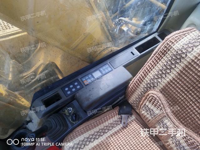 座椅左侧控制台/音响/含左手柄（驾驶室部分）