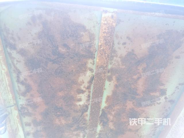 驾驶室顶蓬内（压路机驾驶室）