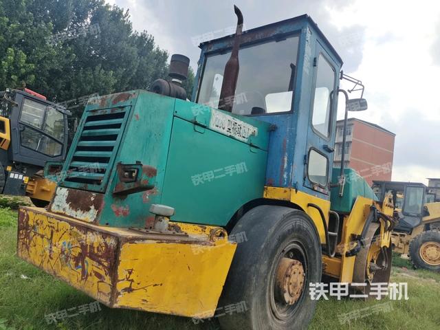 右后45°（压路机整机外观）