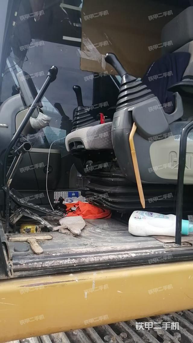 驾驶室整体（整机外观）