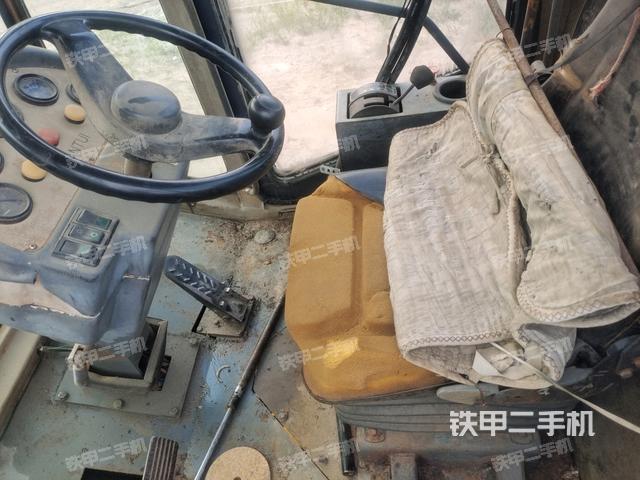 仪表盘全景（压路机驾驶室）