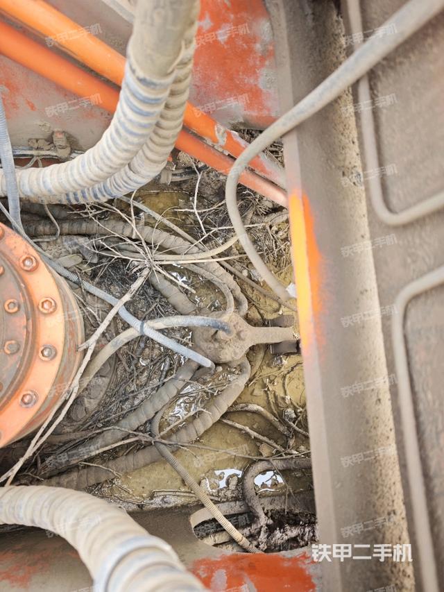 中央回转接头特写（上车部件）