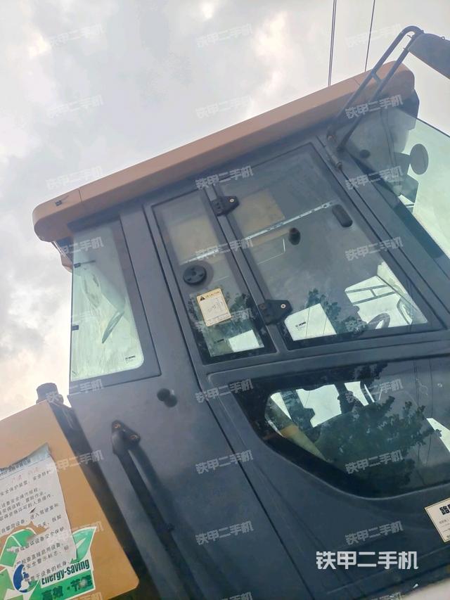 驾驶室外顶全景（压路机驾驶室）