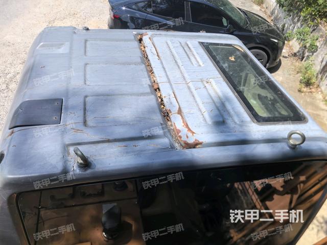 驾驶室顶部（整机外观）