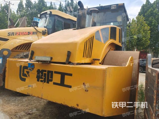 右后45°（压路机整机外观）