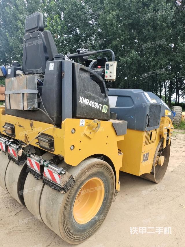 右后45°（压路机整机外观）